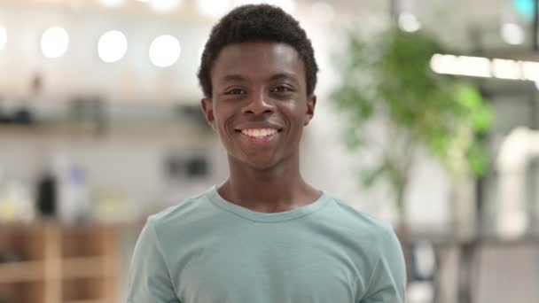 Portrait of Excited Young African Man Clapping, Cheering — Stock Video