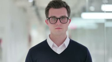 Kayıp ve Başarısızlığa Tepki Veren Genç İşadamı