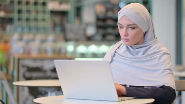 Disapproving Arab Woman with Laptop showing No Sign — Stock Video