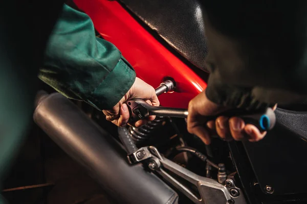 Close Male Hands Wrenches Auto Mechanic Works Garage Repair Service — Stock Photo, Image