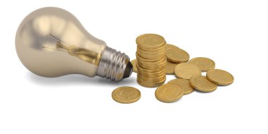 Finansal konsept ampul ve sikkeler beyaz sırt çantasına izole edildi