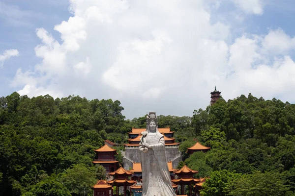 Çin Deki Guangdong Mavi Gökyüzünün Altındaki Tapınak — Stok fotoğraf