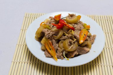 Acı biberli kızarmış biftek, Vietnam mutfağı.