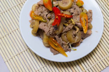 Acı biberli kızarmış biftek, Vietnam mutfağı.
