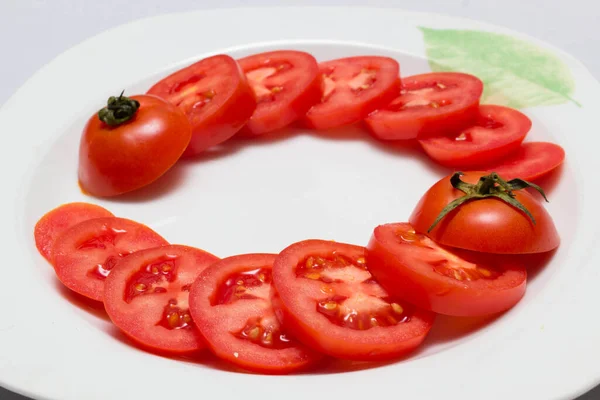 Tomates Rojos Jugosos Manteles Fondo Caro —  Fotos de Stock