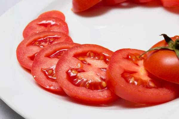 Tomates Rojos Jugosos Manteles Fondo Caro —  Fotos de Stock