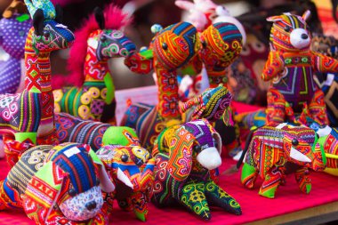 Vietnam 'ın geleneksel hatıraları Hanoi' nin Eski Mahallesi 'nde (Pho Co Hanoi, Vietnam) satılıyor.