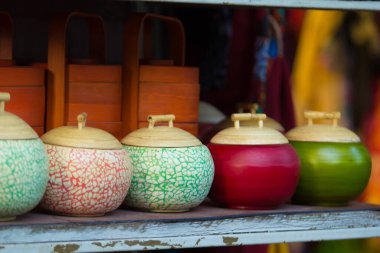 Vietnam 'ın geleneksel hatıraları Hanoi' nin Eski Mahallesi 'nde (Pho Co Hanoi, Vietnam) satılıyor.