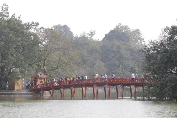 Red Bridge Huc Bridge Hoan Kiem Lake Hanoi Vietnam November — Stock Fotó