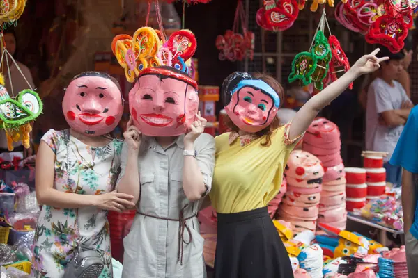 Hanoi Vietnam Septiembre 2020 Mercado Tradicional Vende Linternas Coloridas Con —  Fotos de Stock