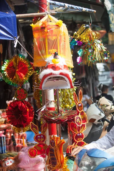 Hanoi Vietnam Septiembre 2020 Mercado Tradicional Vende Linternas Coloridas Con —  Fotos de Stock