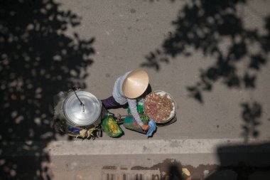 Hanoi, Vietnam, 23 Ağustos 2015: Vietnam 'da Yaşam Hanoi, Vietnam Sokağı satıcıları Hanoi' nin Eski Mahallesi