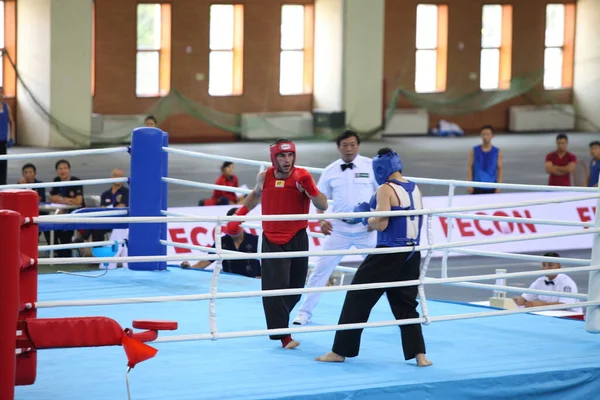 Hanoi Vietnam Aug 2015 Vietnamese Pugilists Traditional Costume Doing Performance — Stock Photo, Image