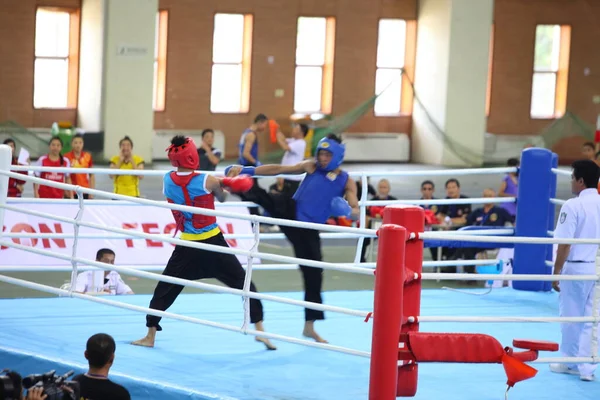 Hanoi Vietnam Aug 2015 Vietnamese Pugilists Traditional Costume Doing Performance — Stock Photo, Image