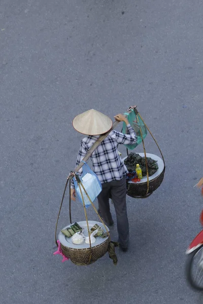 Hanoi Vietnam Octobre 2016 Vendeur Rue Avec Vélo Dans Les — Photo