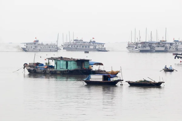 Long Bay Vietnam November 2014 Halászhajó Long Bay Panorámás Kilátás — Stock Fotó