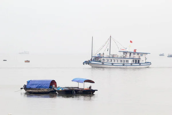 Baie Long Vietnam Novembre 2014 Bateau Pêche Dans Baie Long — Photo