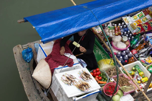 Long Bay Vietnam Novembre 2014 Barca Pesca Nella Baia Long — Foto Stock