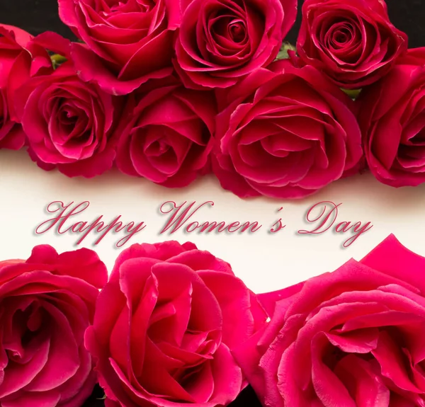 Днем Щасливих Жінок Березня Білій Картці Червоними Трояндами — стокове фото