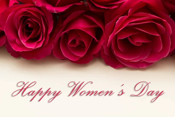 Днем Женщин Марта Написано Белой Карточке Красными Розами — стоковое фото