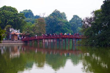 Hoan Kiem Gölü 'ndeki Kaplumbağa Kulesi (Thap Rua) Hanoi, Vietnam