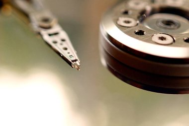 Sabit disk sürücüsü olmadan kapağı kapat