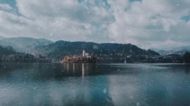 Varsayım lake Bled-Slovenya adada Kilisesi