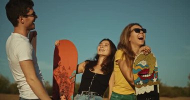 kum boarders dahabs çölde buluşuyor, gün batımı ışık