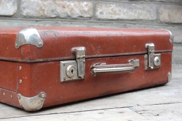 Старый коричневый чемодан Лицензионные Стоковые Изображения