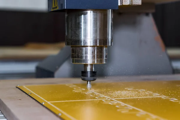 Turning and milling machines with CNC. Presence of a pause function for chip removal.