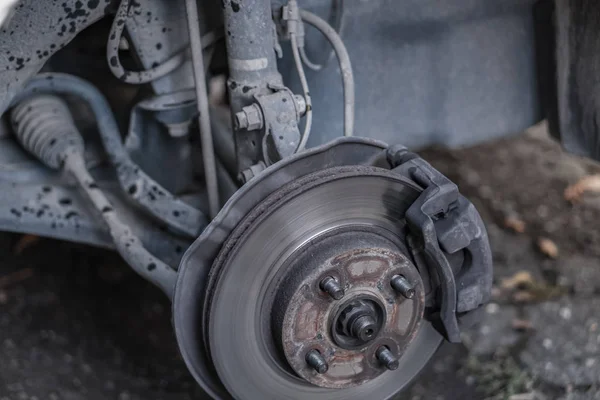 Replacing brake pads. We get access to the caliper. — Stock Photo, Image