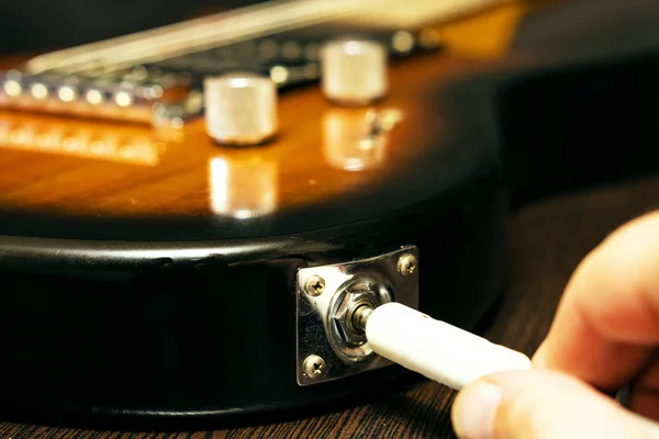 Крупним планом роз'єм для підключення шнура. електричної гітари . — стокове фото