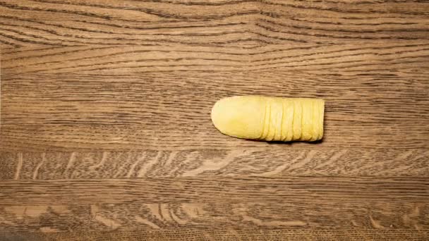 Time lapse. Crispy potato chips. Appear and compactly fold. — Stock Video