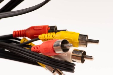 AV kablolarını kapatın. Analog PC TV Video Adaptörü