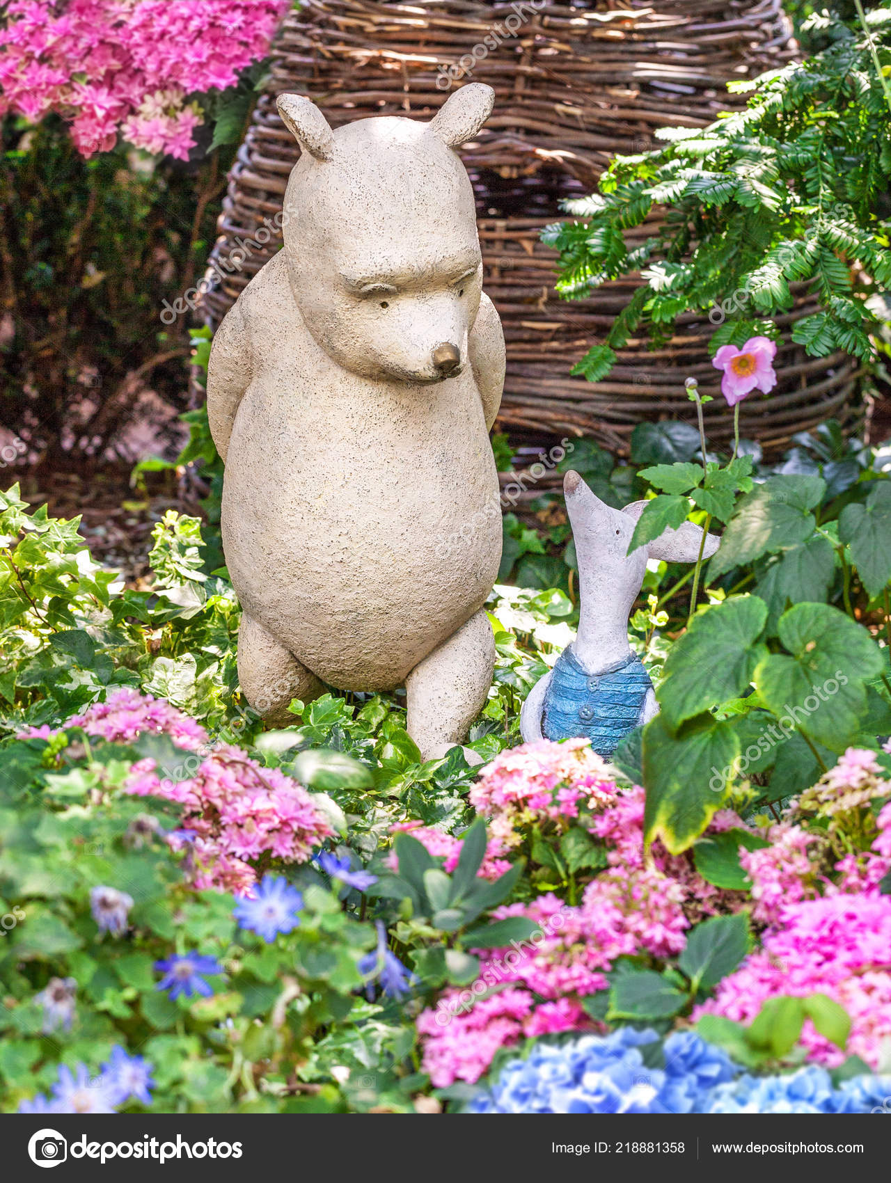 Pics cartoon sculpture Sculpture Disney Cartoon Characters Winnie