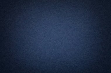 Skeç ile vintage karanlık denim Kağıt arka plan doku. Yoğun Lacivert kraft karton çerçeve ile yapısını. Degrade zemin closeup hissettim.