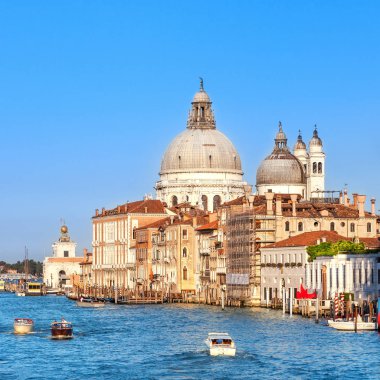 Venedik, İtalya - 13 Ağustos 2013: Santa Maria della Salute'nin Venedik'teki eski katedrali, İtalya