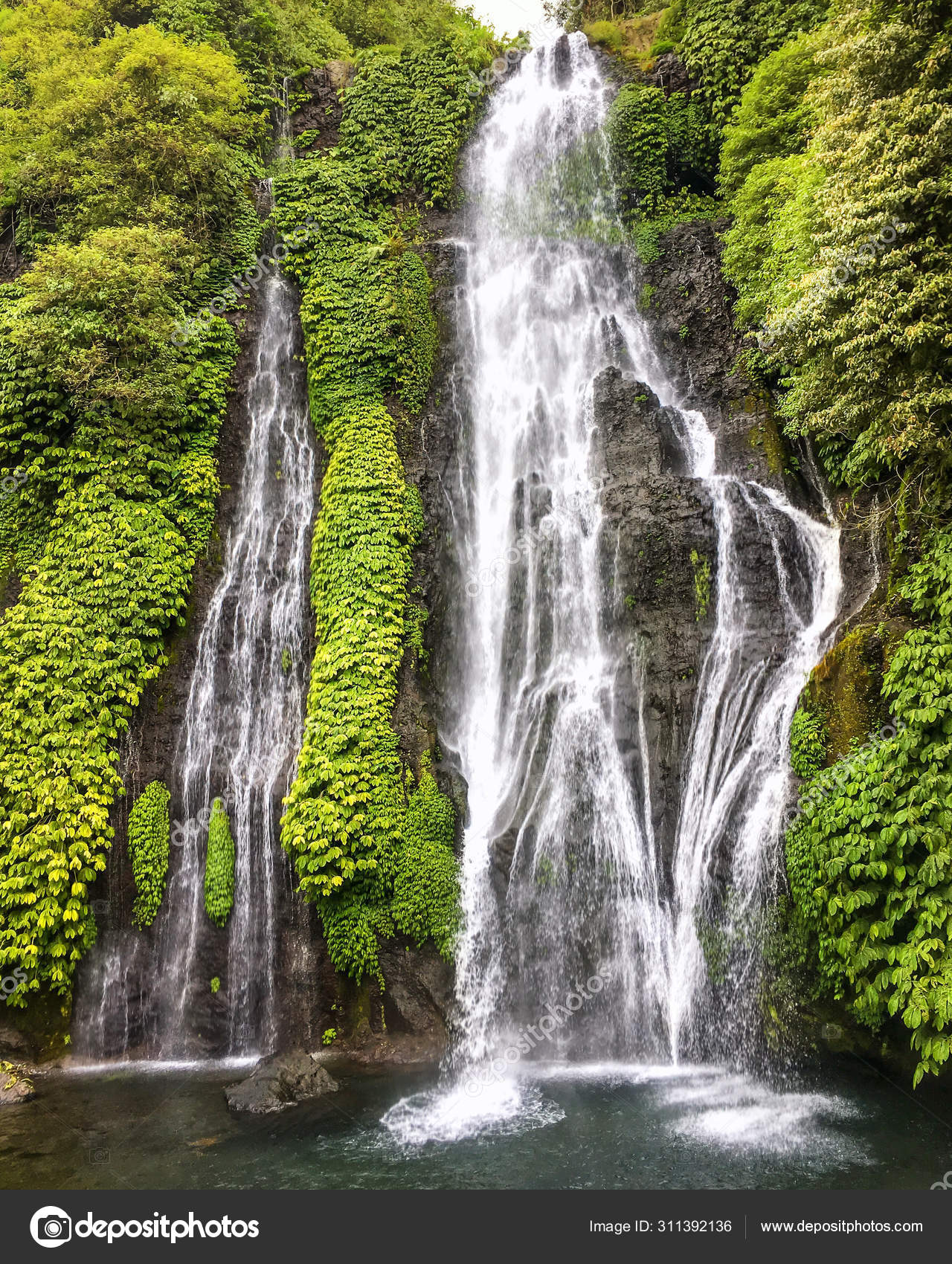 Paradise falls in thousand oaks hi-res stock photography and