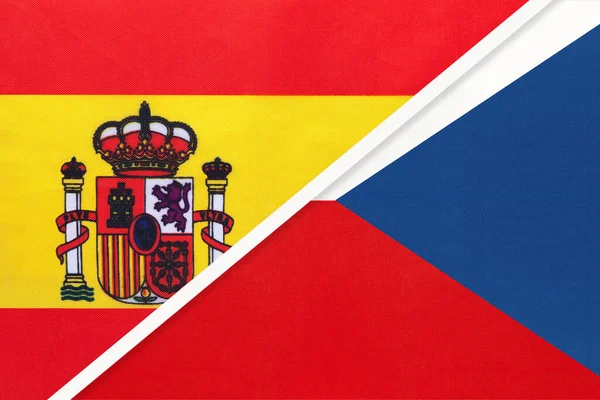 スペインとチェコ共和国またはチェコ 繊維から国旗の象徴 両国間の関係 パートナーシップ及び選手権 — ストック写真