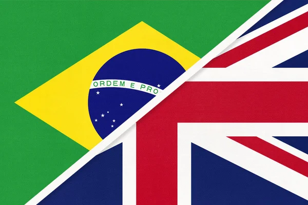 London, United Kingdom - October 11, 2018: Close-up shot of the Que bandeira  é esta - Quiz das bandeiras do Brasil (Name that Flag Free) mobile app fr  Stock Photo - Alamy