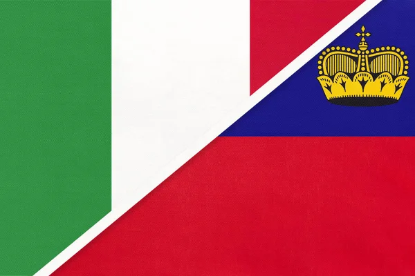 意大利或意大利共和国和列支敦士登 来自纺织品的国旗的象征 两个欧洲国家之间的关系 伙伴关系和锦标赛 — 图库照片