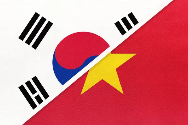 Rok 베트남은 직물에서 나오는 국기의 상징이다 아시아 국가간의 파트너십 그리고 — 스톡 사진