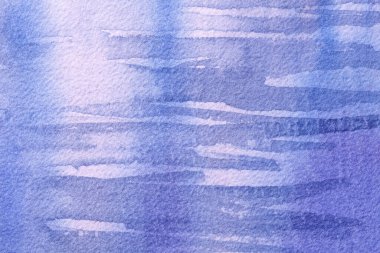 Soyut sanat arka planı açık mavi ve beyaz renkler. Yumuşak menekşe gradyanlı tuvalde suluboya boya. Mor dalgalı desenli kağıt üzerinde bir sanat eseri. Doku arkaplanı.