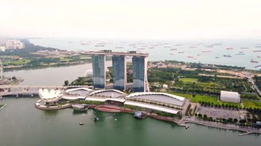 Singapur, 12 Şubat 2020: Marina Bay Sands Oteli 'nin tepesinden panoramik manzara