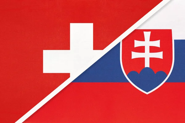 스위스 스위스 슬로바키아 슬로바키아 공화국은 직물에서 나오는 국기의 상징이다 국가간의 — 스톡 사진