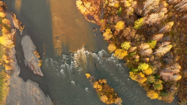 Vista Aérea Drone Fluxo Rio Montanha Floresta Queda Bela Paisagem — Fotografia de Stock