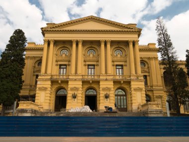 SAO PAULO, BRAZIL - JUL 05, 2018 - Ipiranga Müze cephesi yapım aşamasında- USP Paulista Müzesi