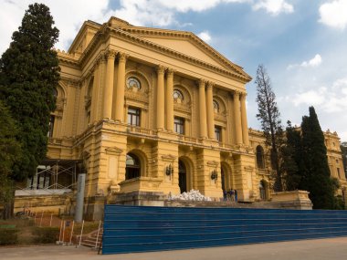 SAO PAULO, BRAZIL - JUL 05, 2018 - Ipiranga Müze cephesi yapım aşamasında- USP Paulista Müzesi
