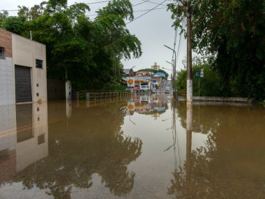 CAPIVARI, BRAZIL - JAN 06, 2019 - Capivari nehri taşkınları - sular altındaki caddeler - Sao Paulo - Brezilya