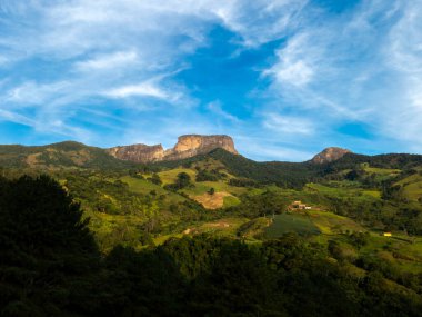 Pedra do Bau - Sao Bento do Sapucai 'deki kayalık dağ zirvesi - Brezilya